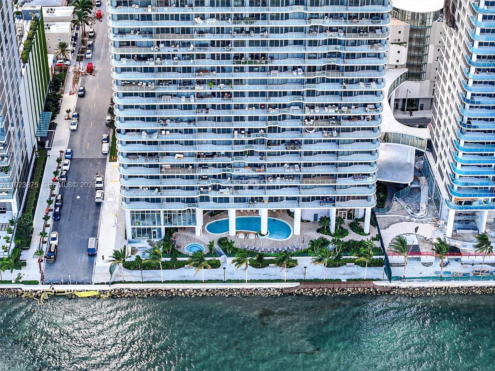 700 NE 24 st # 4201, Miami FL 33137 — 82