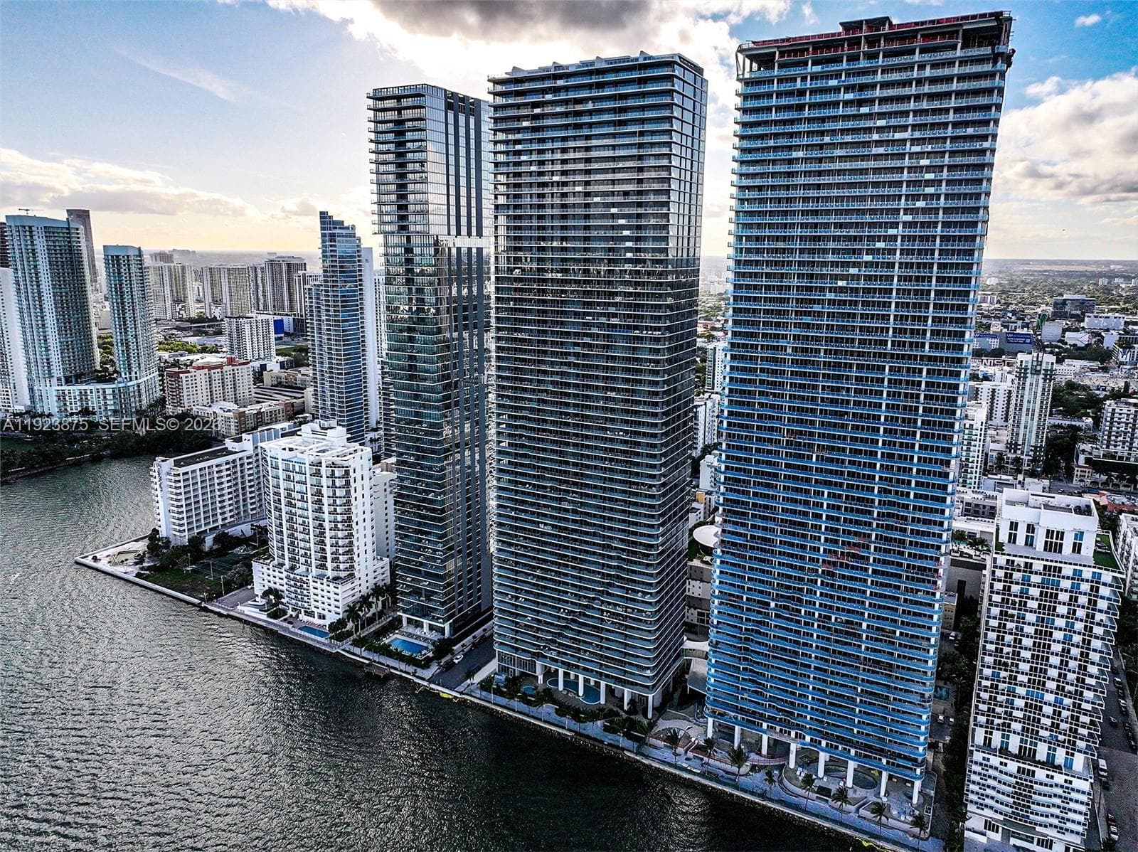 700 NE 24 st # 4201, Miami FL 33137 — 83