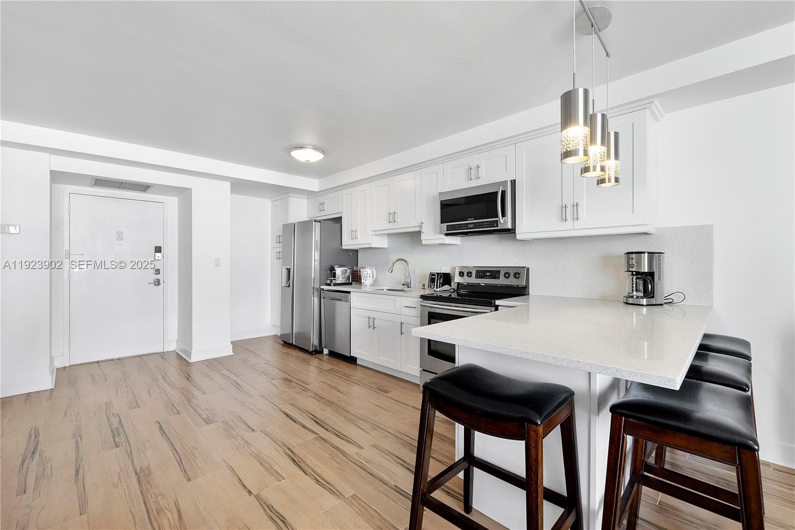 1800 Collins Ave # 11B, Miami Beach FL 33139 — 2