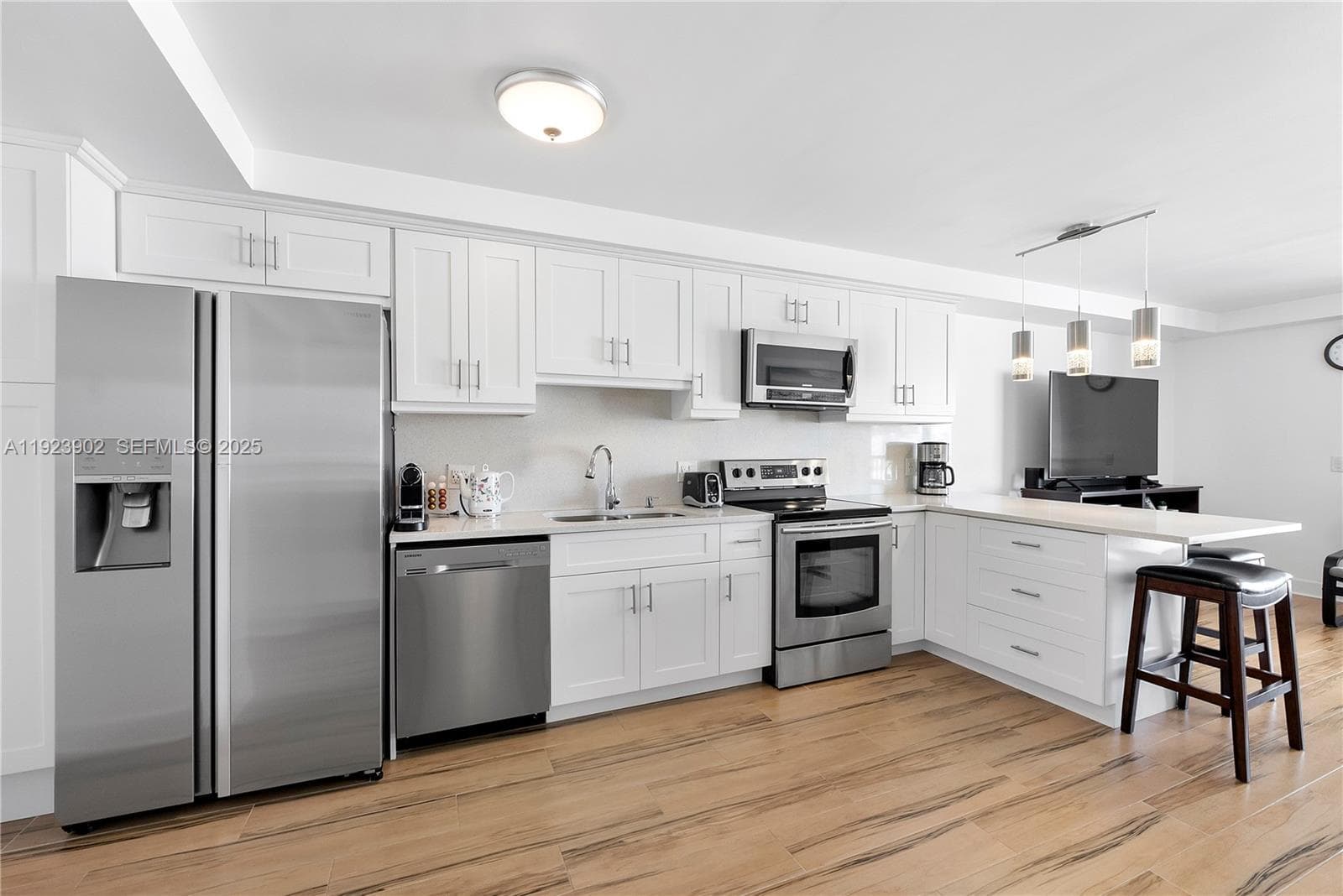1800 Collins Ave # 11B, Miami Beach FL 33139 — 3
