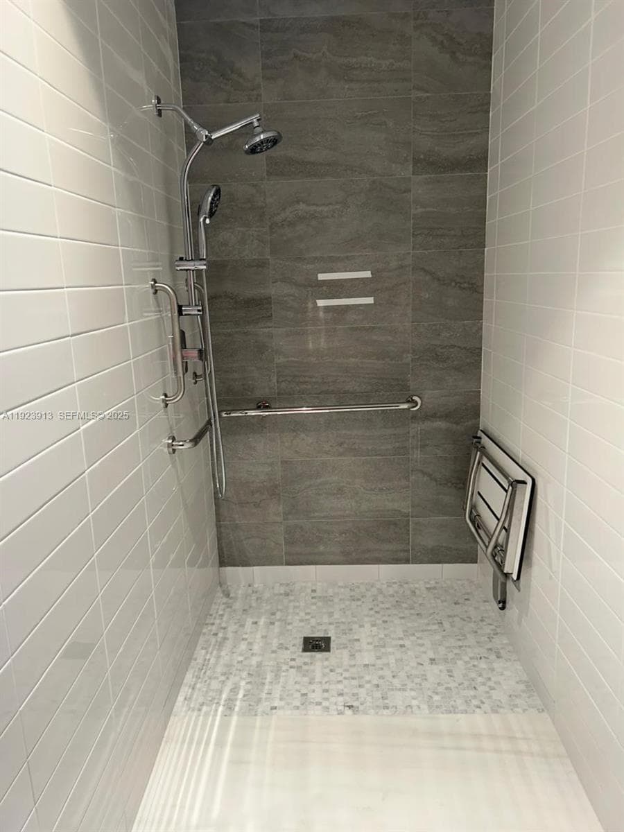 17550 Collins Ave # 1204, Sunny Isles Beach FL 33160 — 21