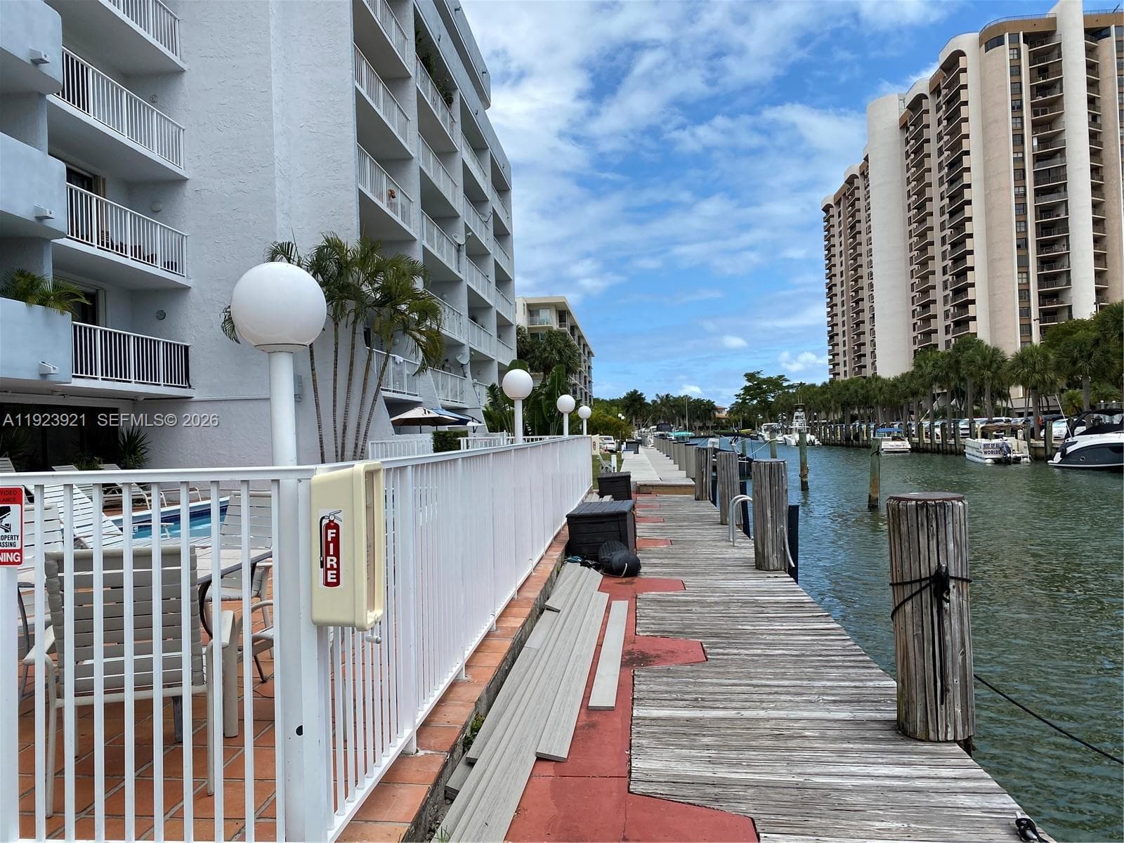 1650 NE 115th St # 405, Miami FL 33181 — 32