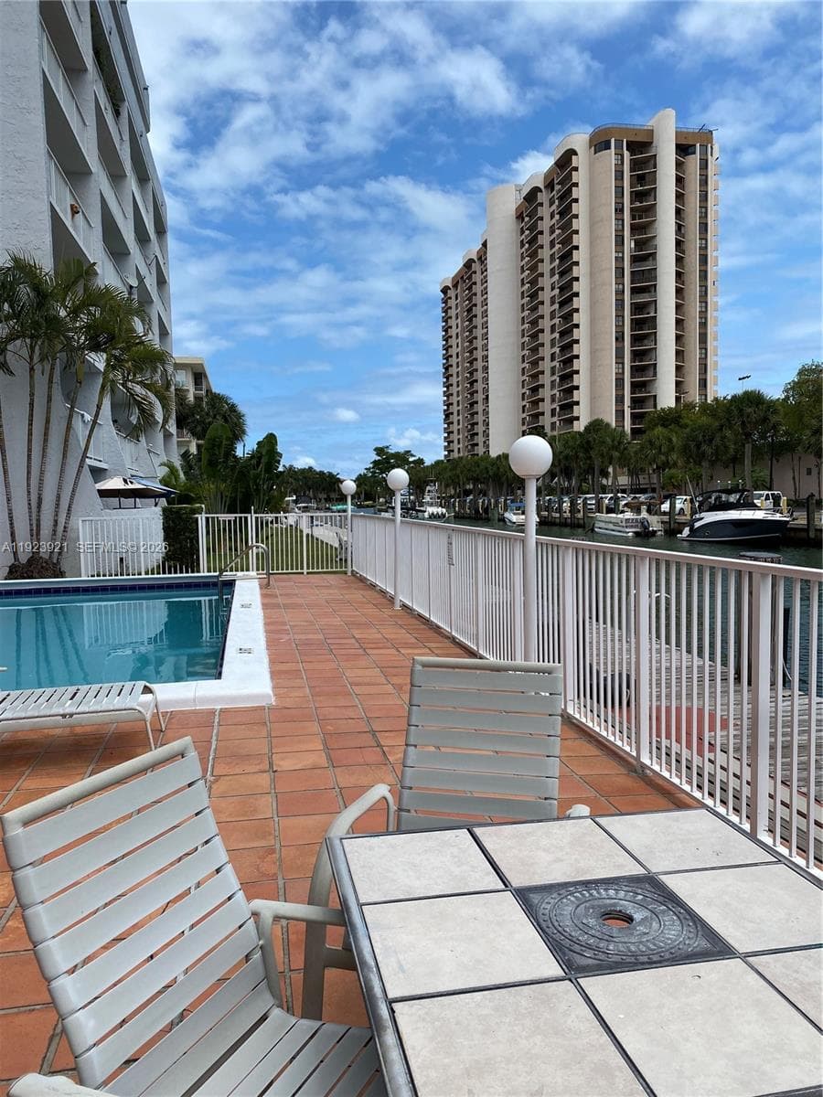 1650 NE 115th St # 405, Miami FL 33181 — 31