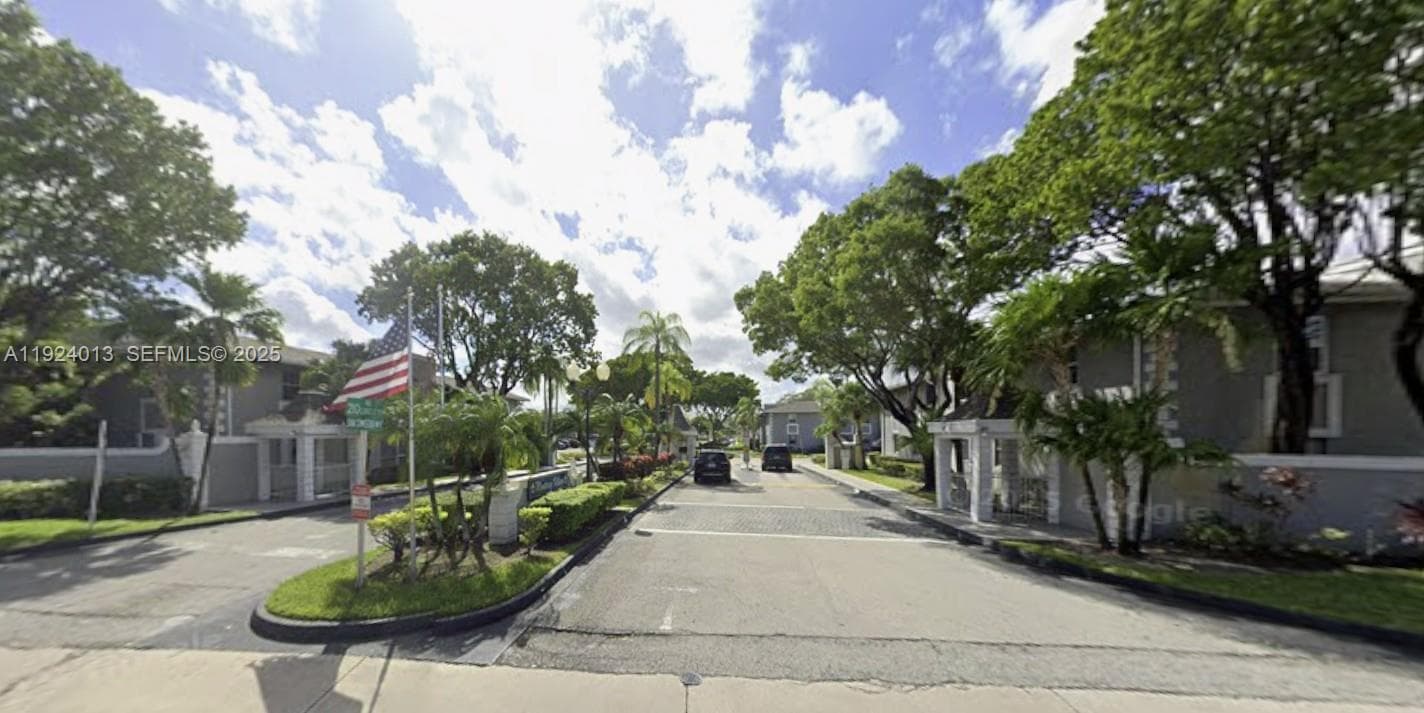 464 NE 210th Cir Ter # 10A, Miami FL 33179 — 1