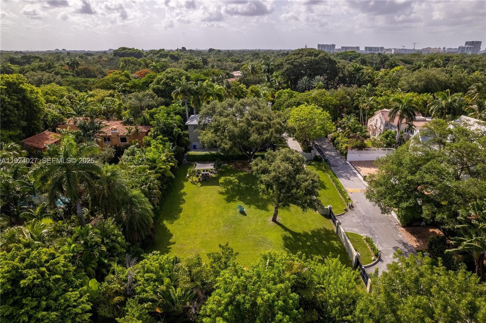 3400 S Moorings Way, Coconut Grove FL 33133 — 6