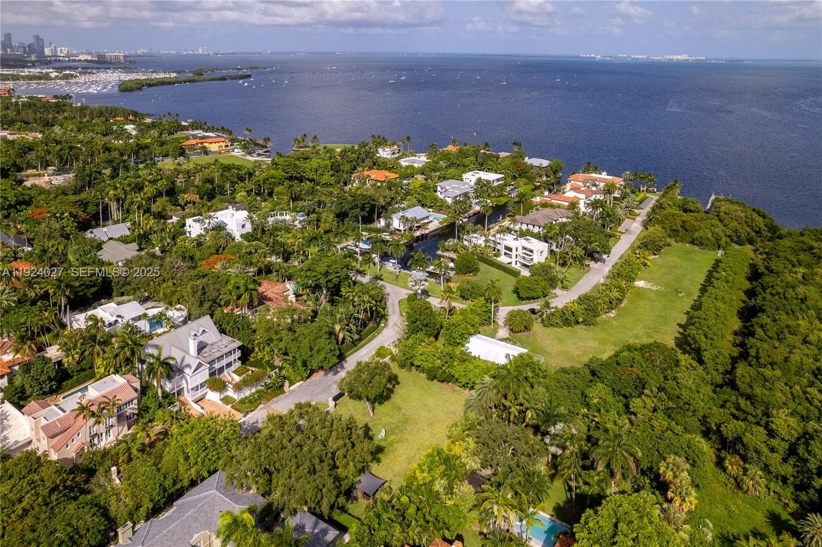3400 S Moorings Way, Coconut Grove FL 33133 — 12