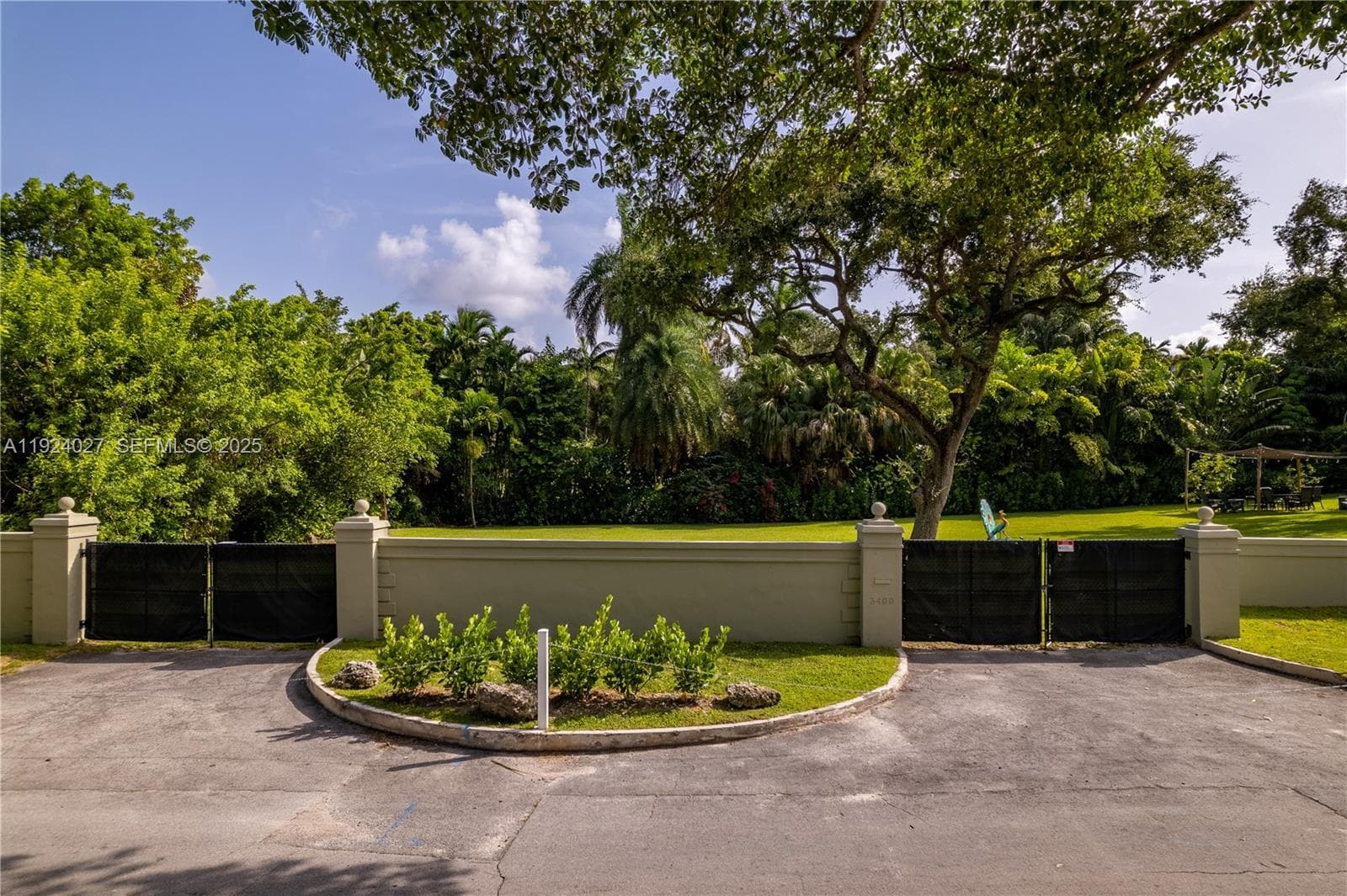 3400 S Moorings Way, Coconut Grove FL 33133 — 3
