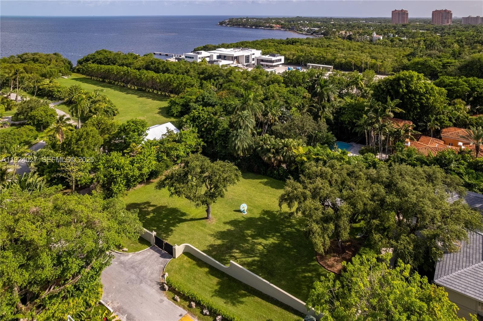 3400 S Moorings Way, Coconut Grove FL 33133 — 9
