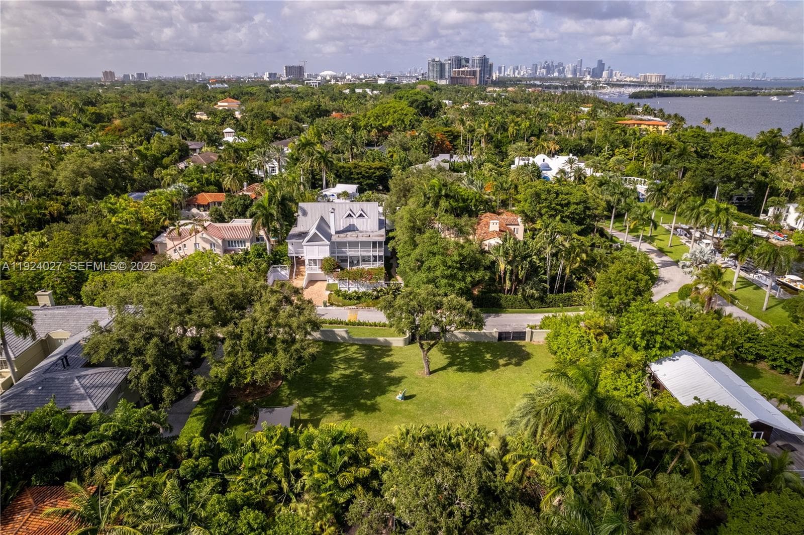 3400 S Moorings Way, Coconut Grove FL 33133 — 8