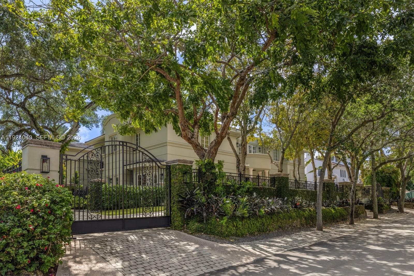 3460 S Moorings Way, Miami FL 33133 — 23