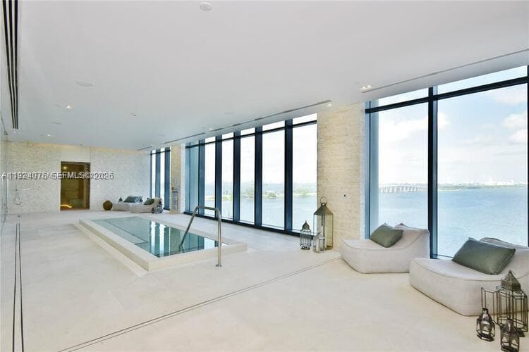 3131 NE 7th Ave # 2805, Miami FL 33137 — 25