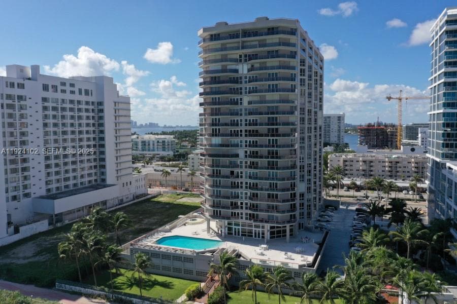 6767 Collins Ave # 909, Miami Beach FL 33141 — 17