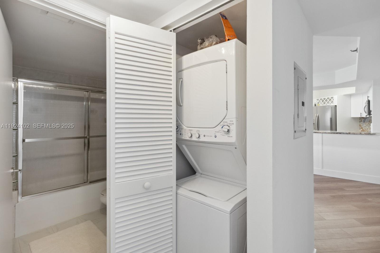 6767 Collins Ave # 909, Miami Beach FL 33141 — 16