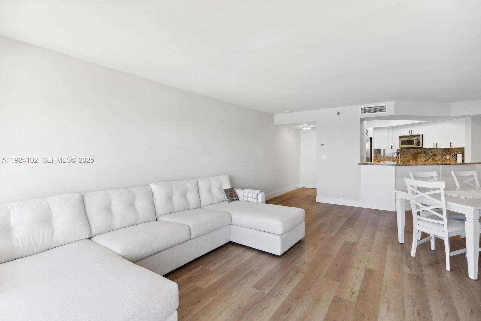 6767 Collins Ave # 909, Miami Beach FL 33141 — 4