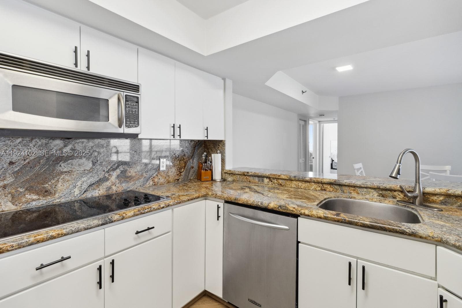 6767 Collins Ave # 909, Miami Beach FL 33141 — 8