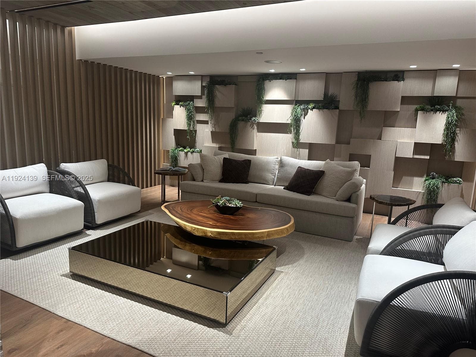 2301 Collins Ave # 636, Miami Beach FL 33139 — 17