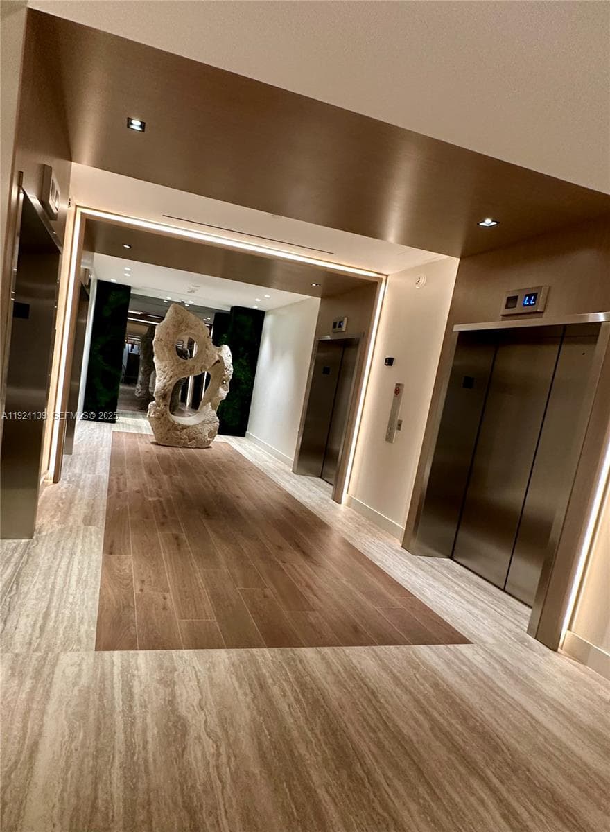 2301 Collins Ave # 636, Miami Beach FL 33139 — 20