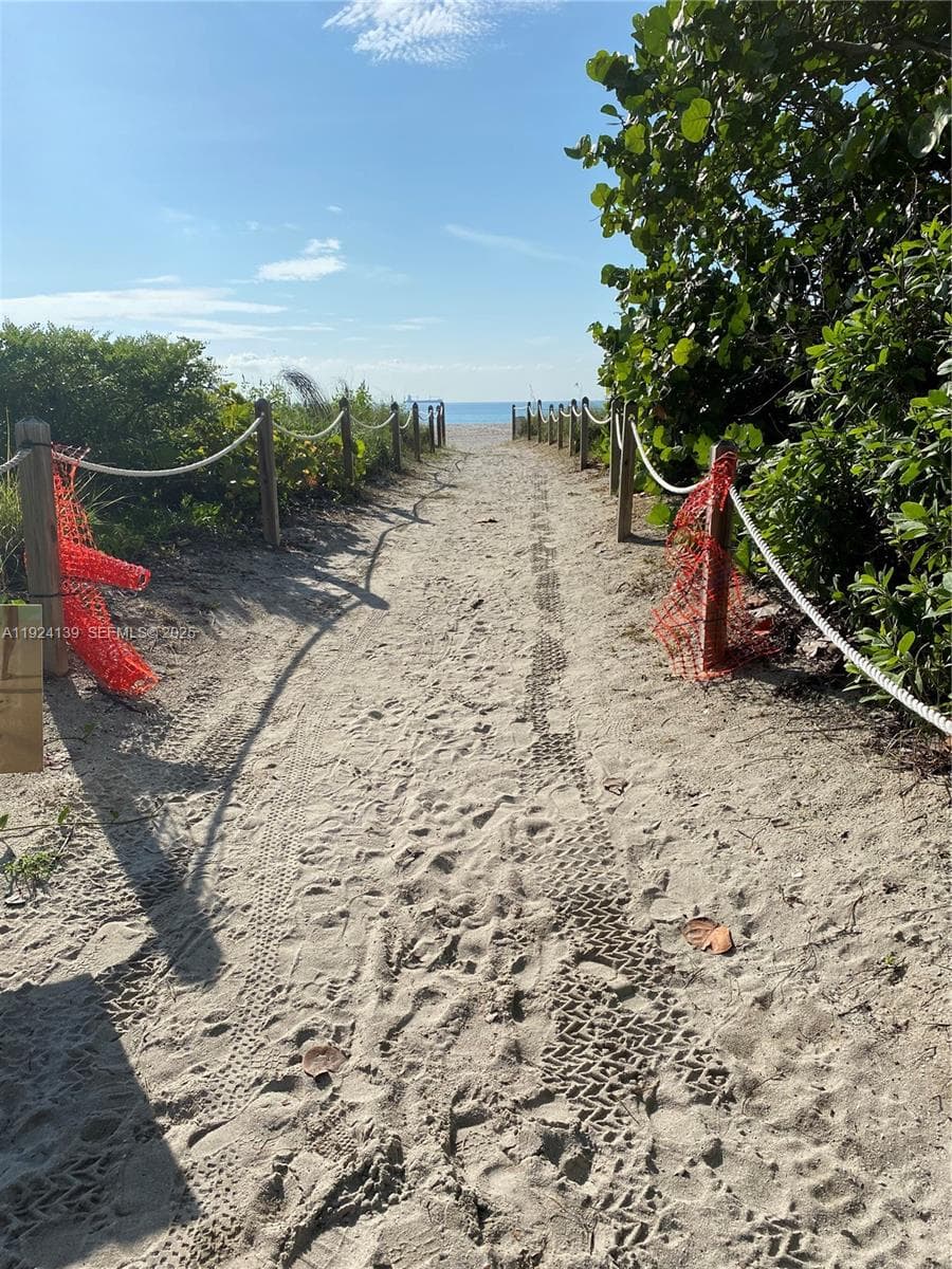 2301 Collins Ave # 636, Miami Beach FL 33139 — 37