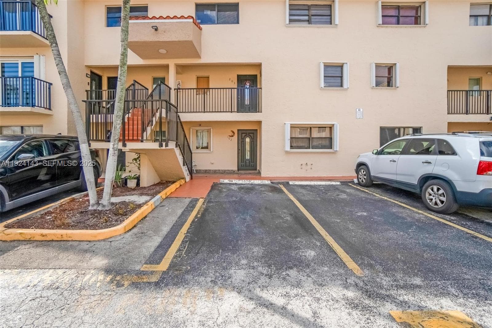 5530 W 26th Ct # 102, Hialeah FL 33016 — 3