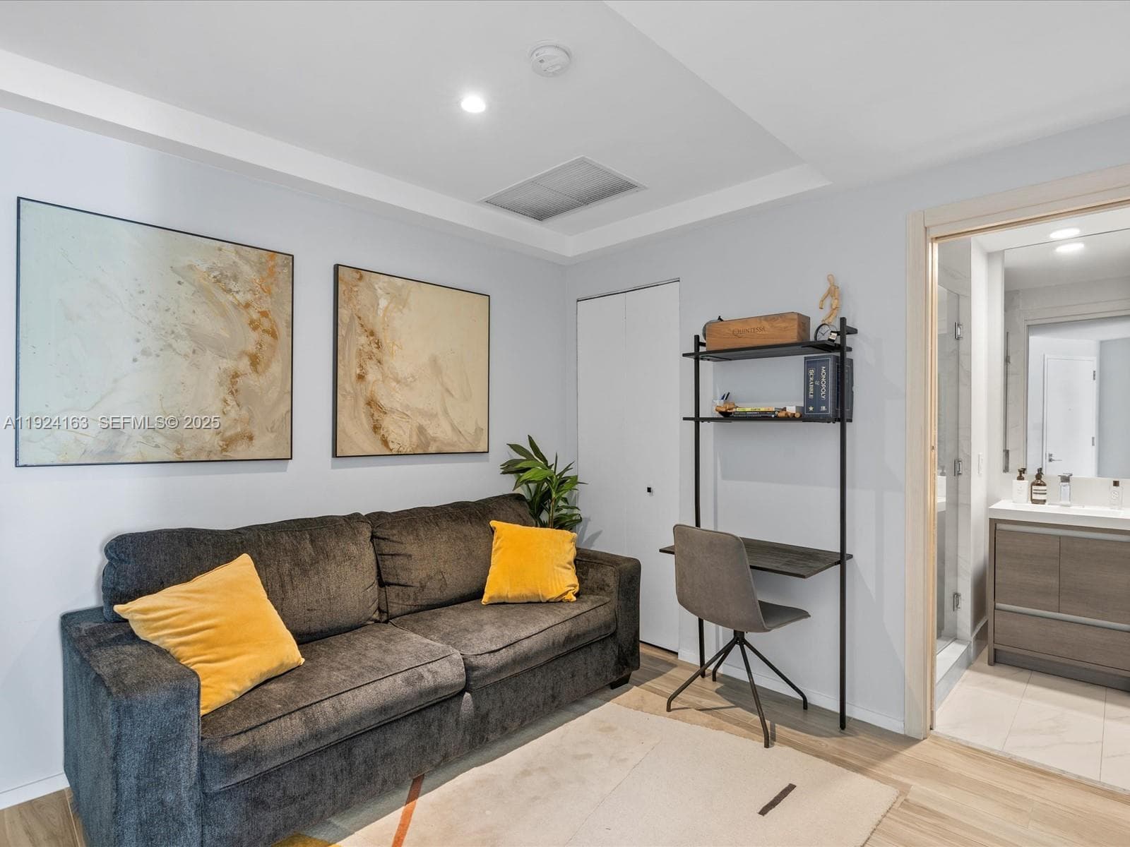 801 S Miami Ave # 1603, Miami FL 33130 — 16