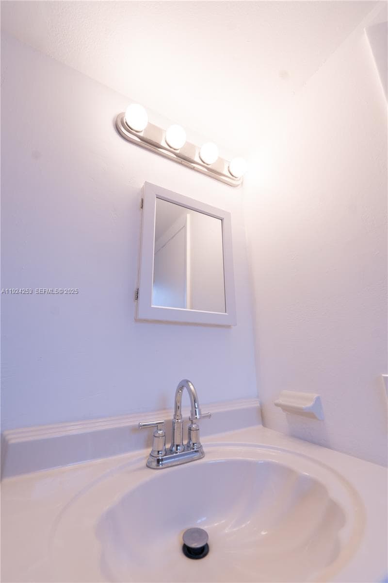 5300 W 21st Ct # 311, Hialeah FL 33016 — 7