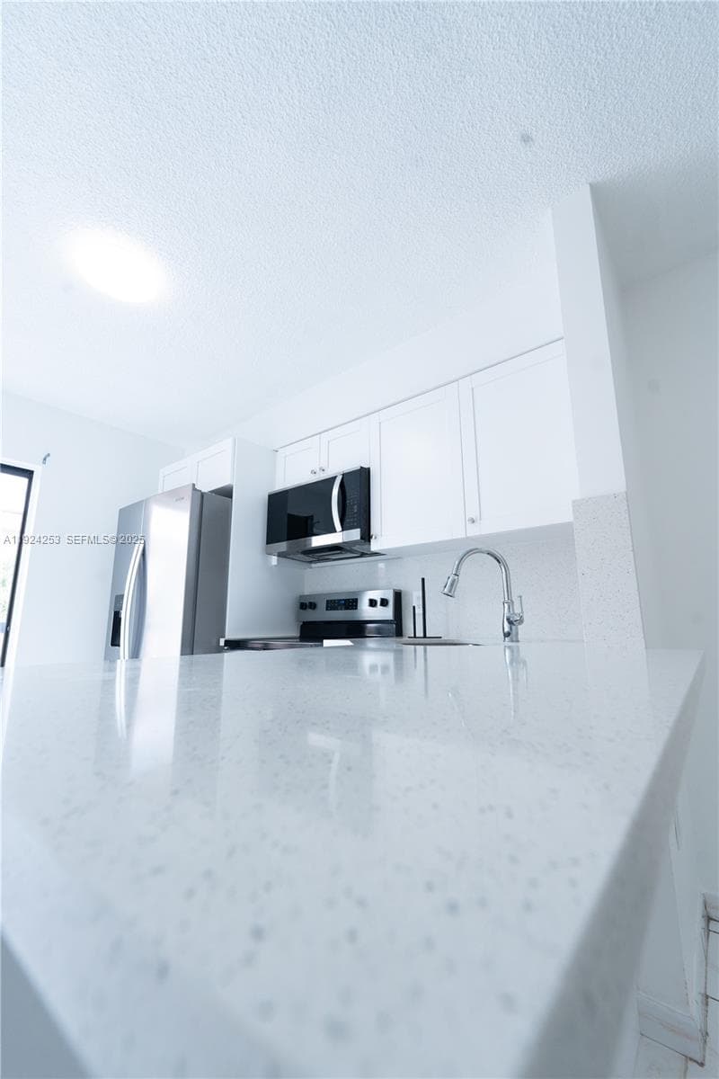 5300 W 21st Ct # 311, Hialeah FL 33016 — 3