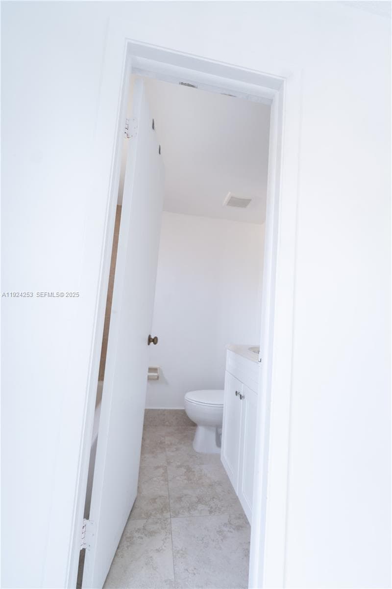 5300 W 21st Ct # 311, Hialeah FL 33016 — 8