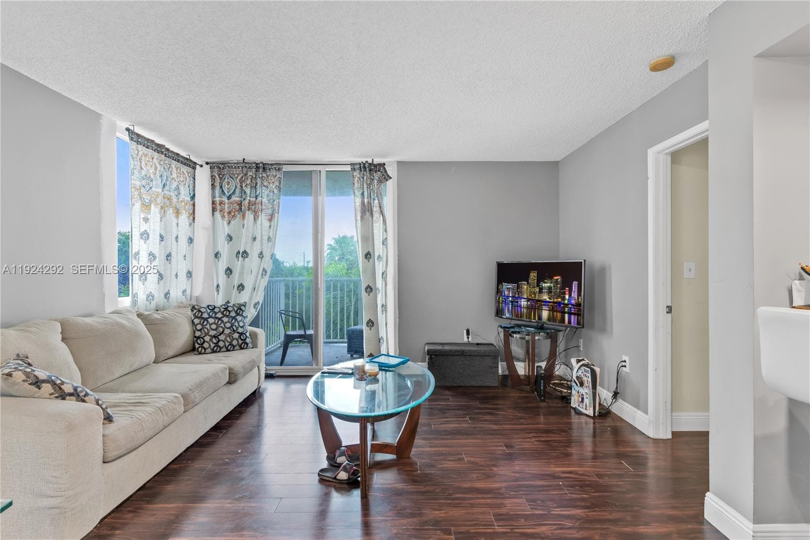 850 N Miami Ave # 408, Miami FL 33136 — 23