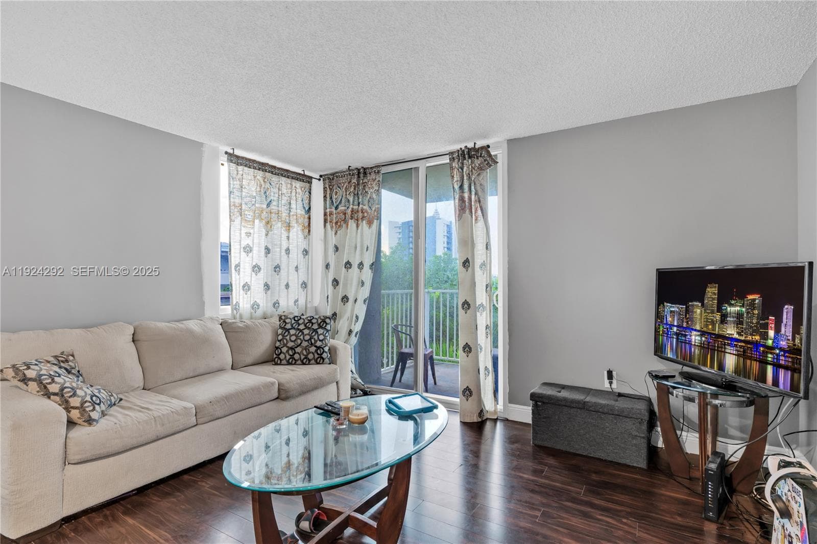 850 N Miami Ave # 408, Miami FL 33136 — 26