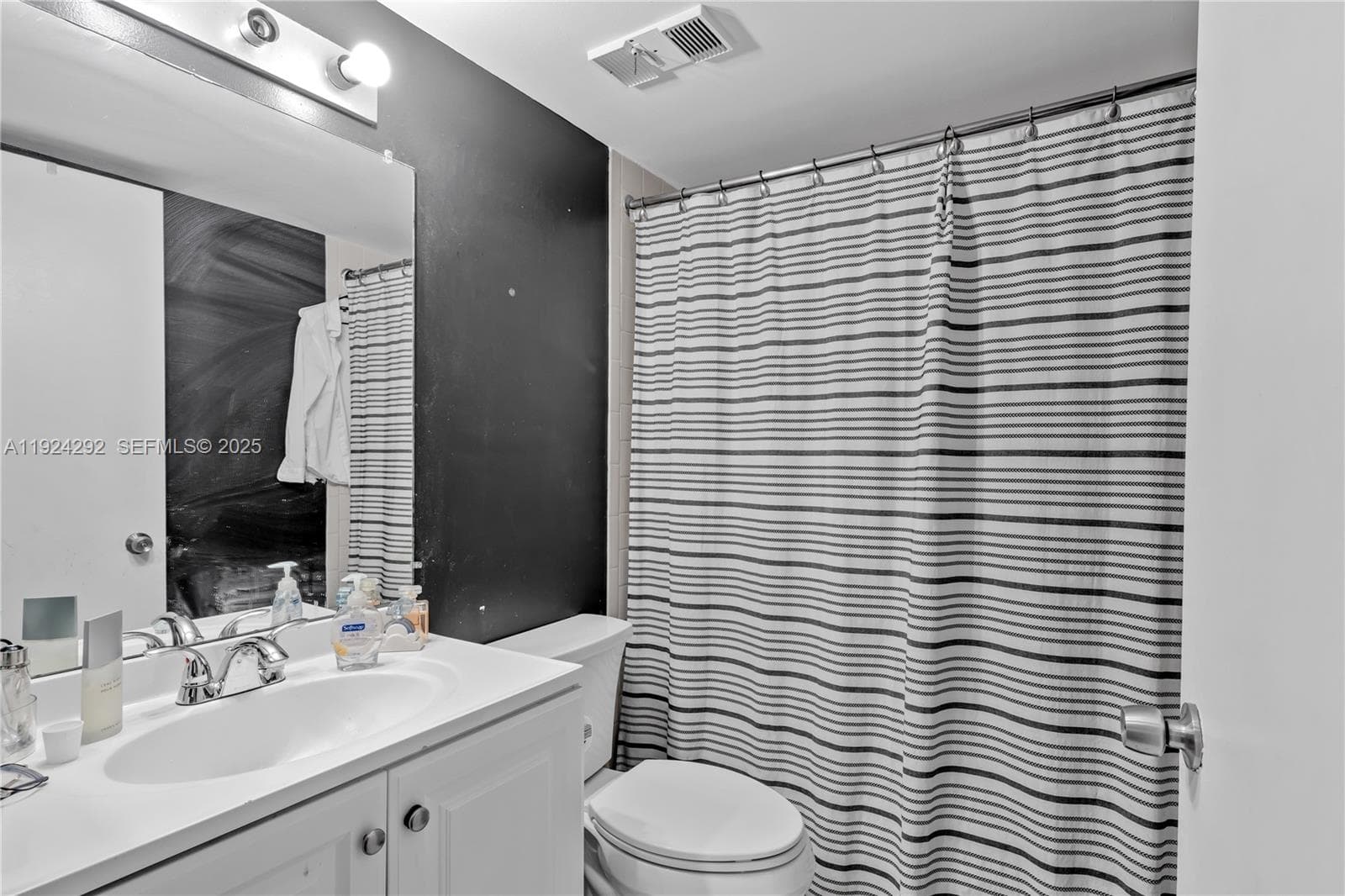 850 N Miami Ave # 408, Miami FL 33136 — 35