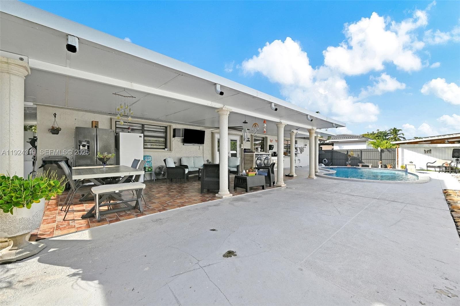 31 NW 133rd Pl, Miami FL 33182 — 27