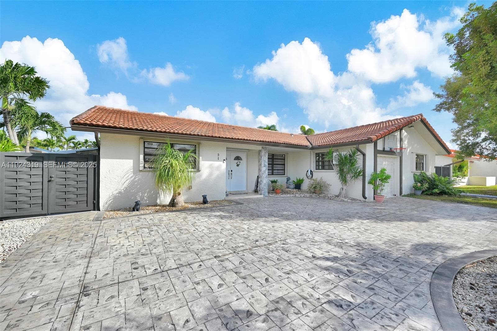 31 NW 133rd Pl, Miami FL 33182 — 2