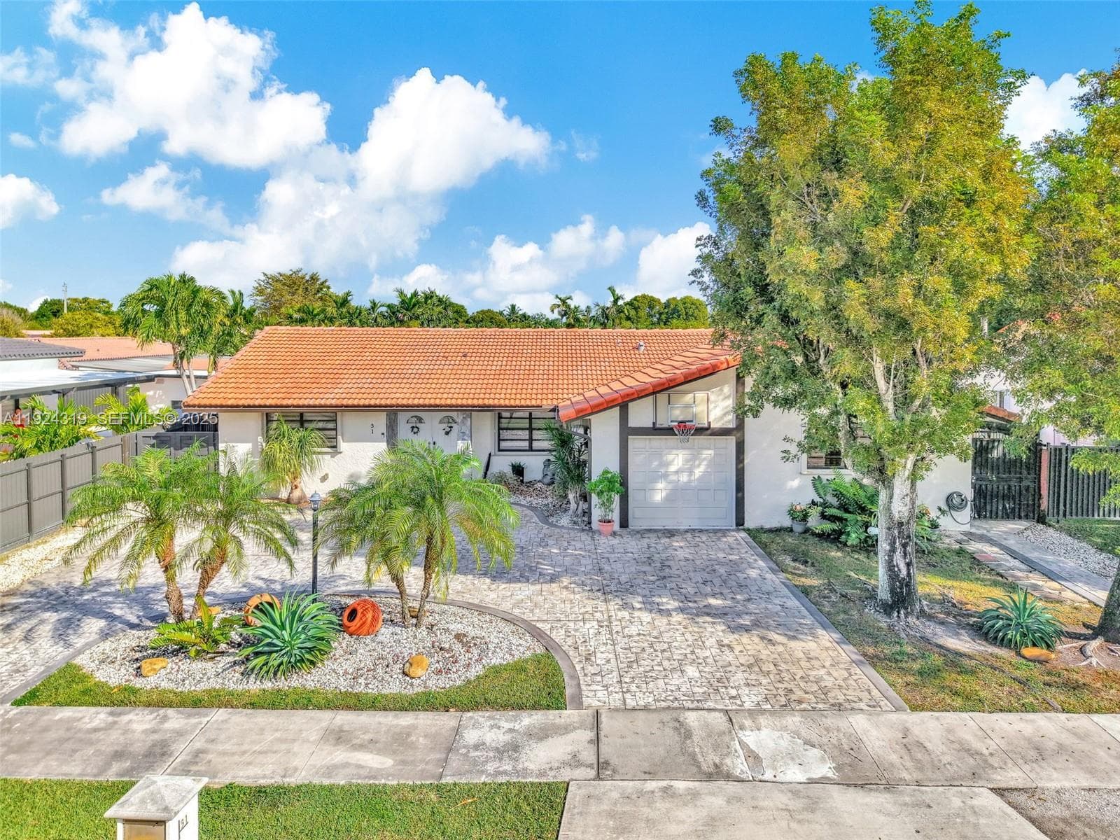 31 NW 133rd Pl, Miami FL 33182 — 3