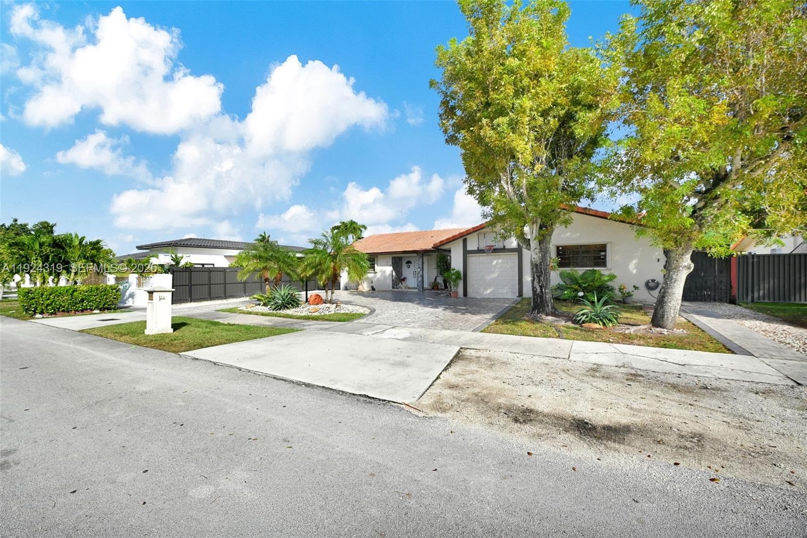 31 NW 133rd Pl, Miami FL 33182 — 1