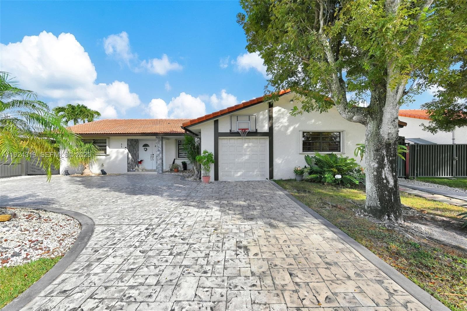 31 NW 133rd Pl, Miami FL 33182 — 4