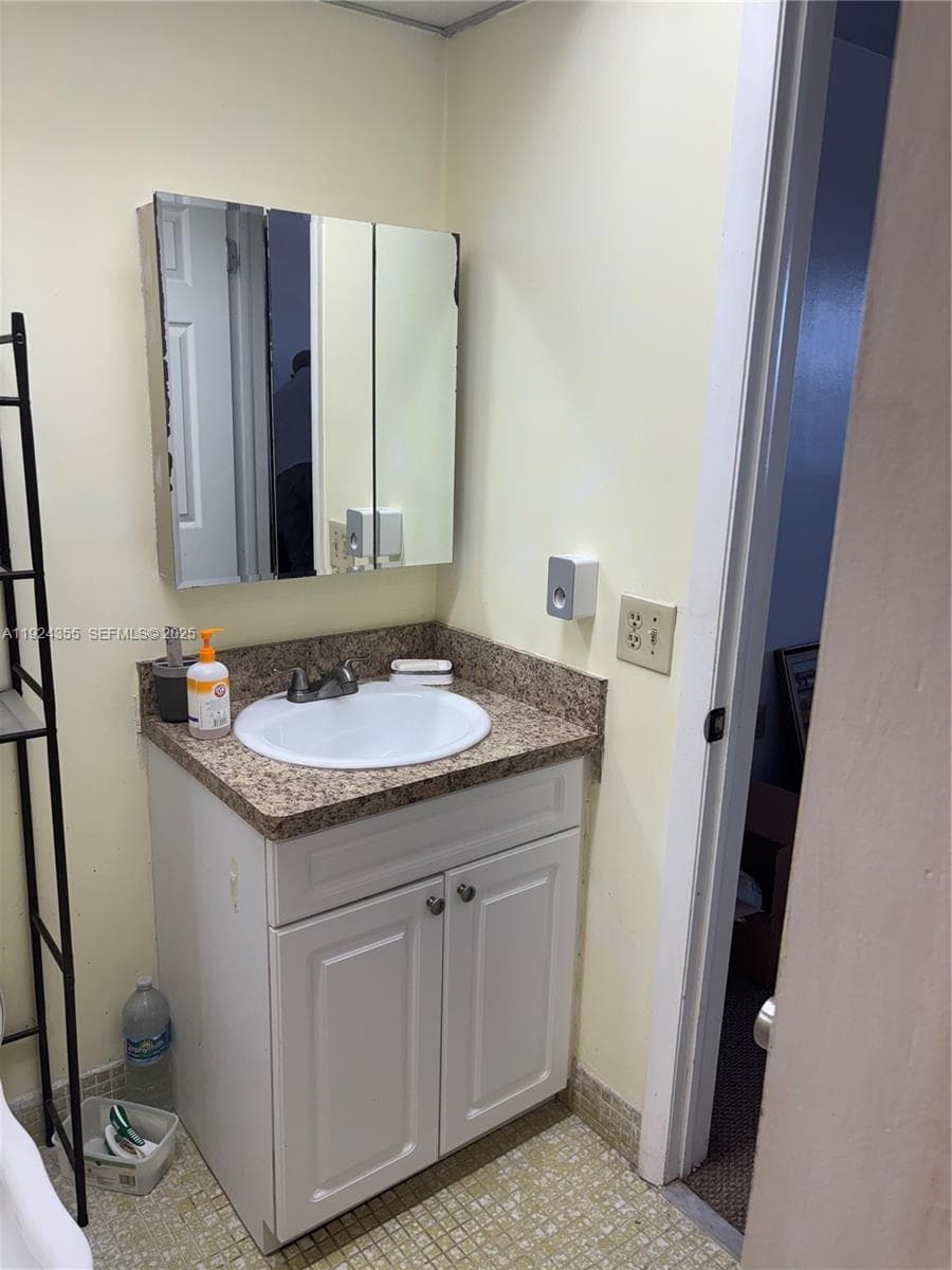 14250 SW 62nd St # 520, Miami FL 33183 — 11