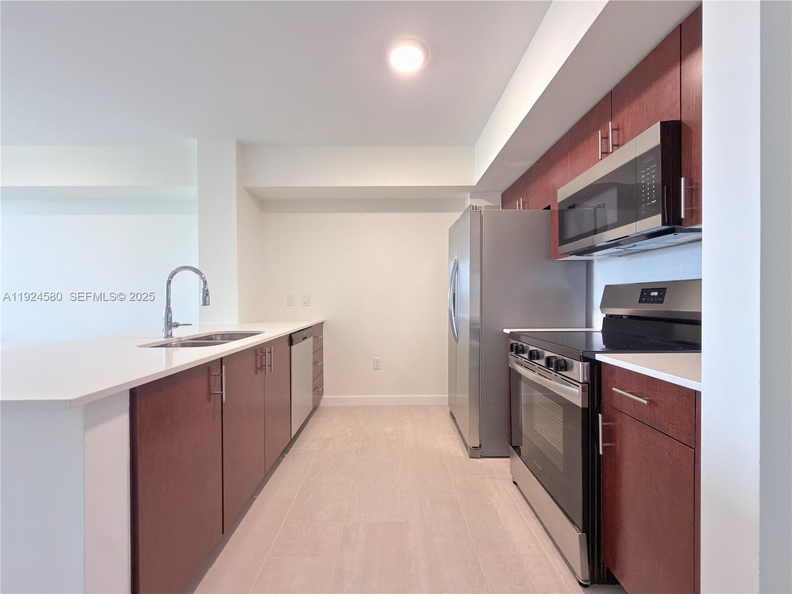 11239 NW 4th Ter, Sweetwater FL 33172 — 2