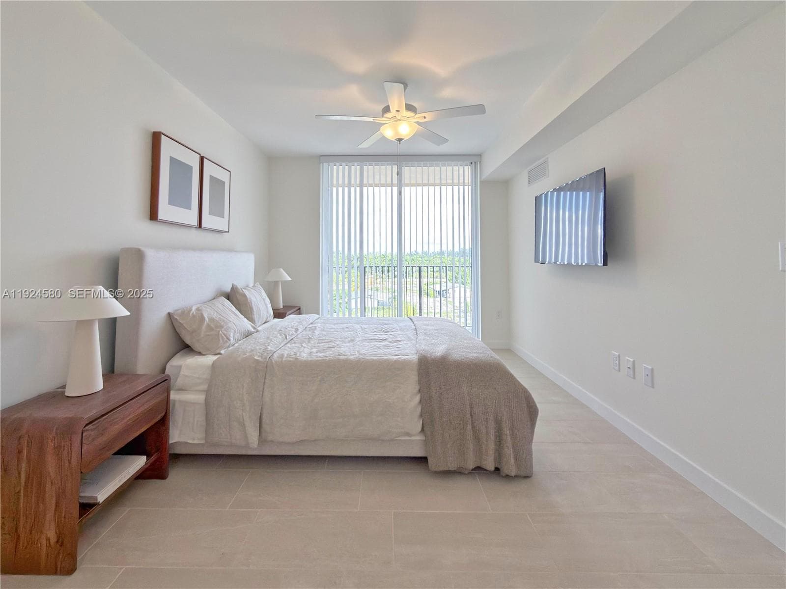 11239 NW 4th Ter, Sweetwater FL 33172 — 13