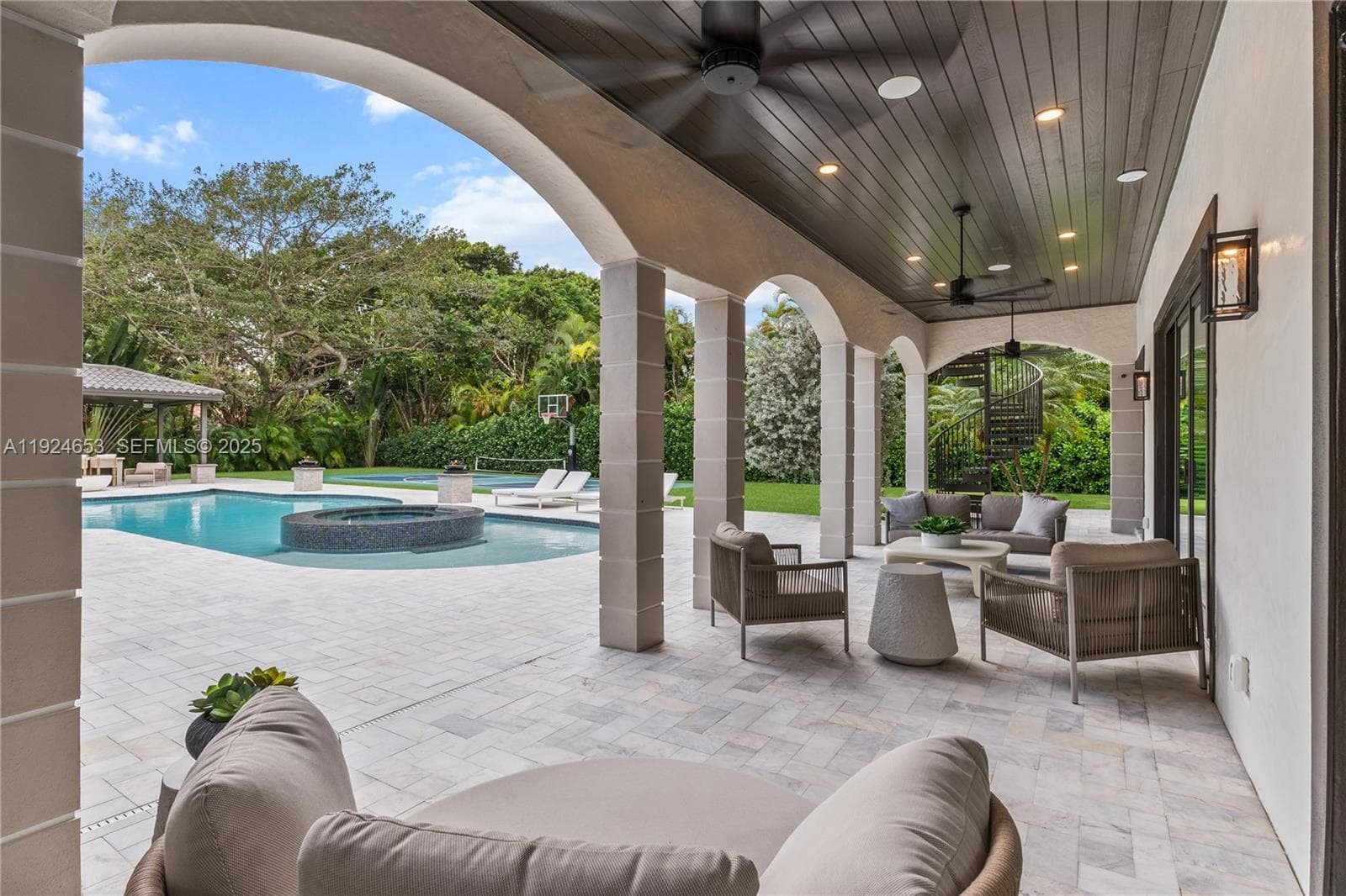 6080 SW 104th St, Pinecrest FL 33156 — 48