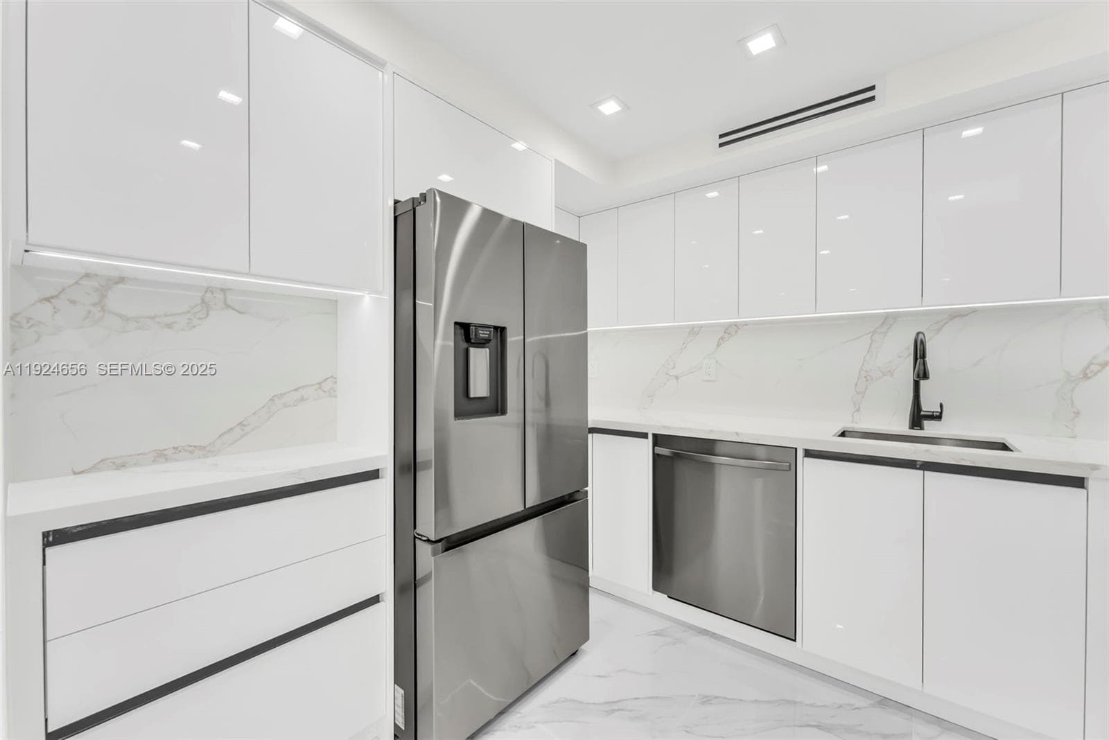 251 174th St # 1414, Sunny Isles Beach FL 33160 — 1