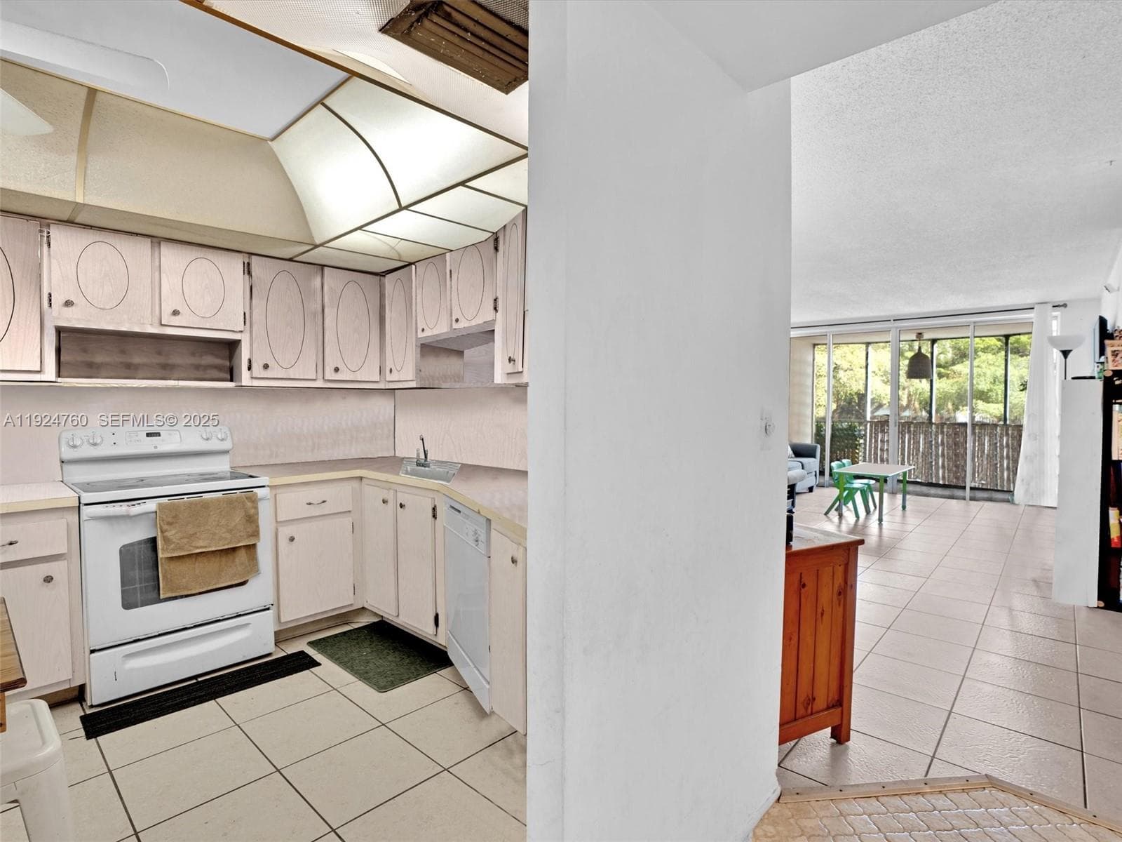 1780 NE 191st St # 2, Miami FL 33179 — 5