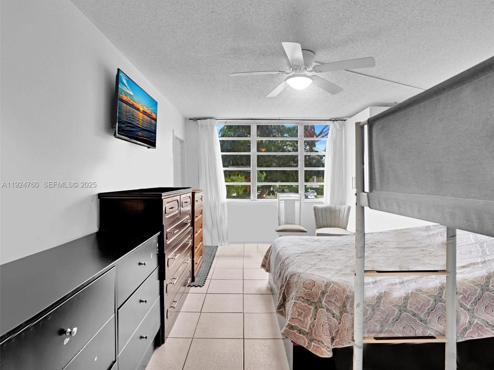 1780 NE 191st St # 2, Miami FL 33179 — 24
