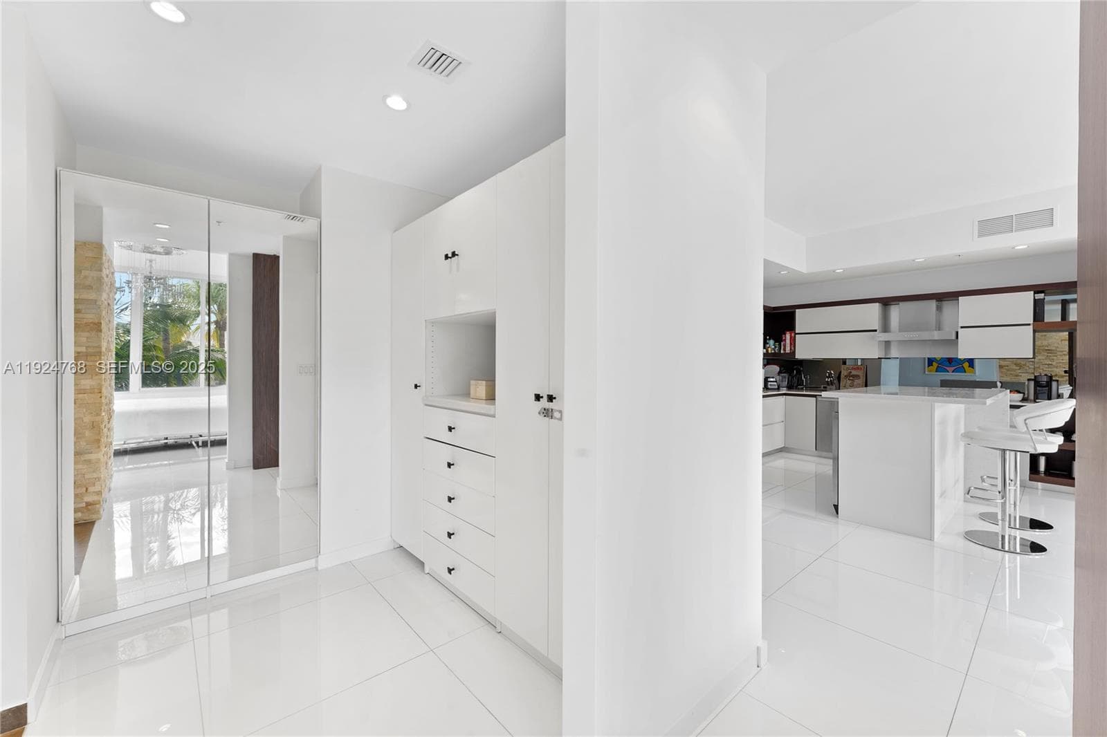 2100 Park Ave # 201, Miami Beach FL 33139 — 10