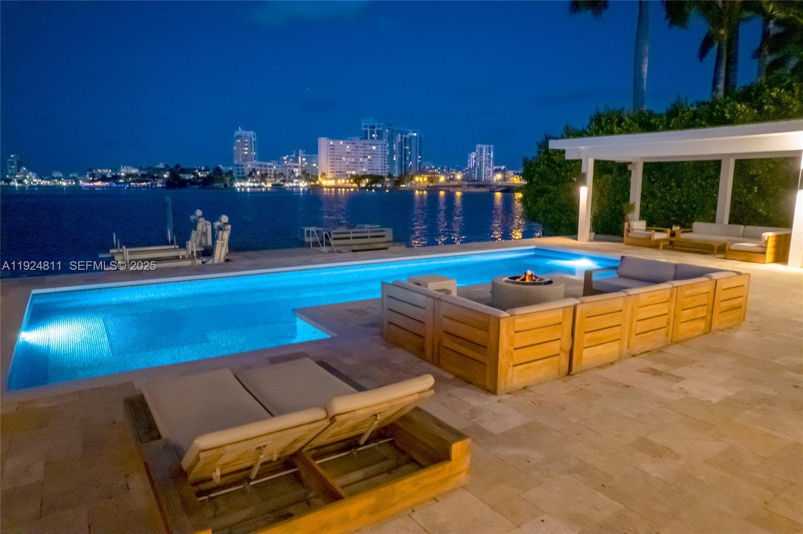 327 E Rivo Alto Dr, Miami Beach FL 33139 — 4