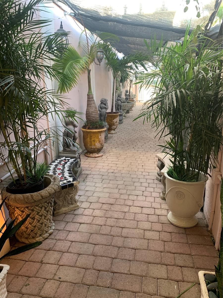 1239 Alton Rd, Miami Beach FL 33139 — 22