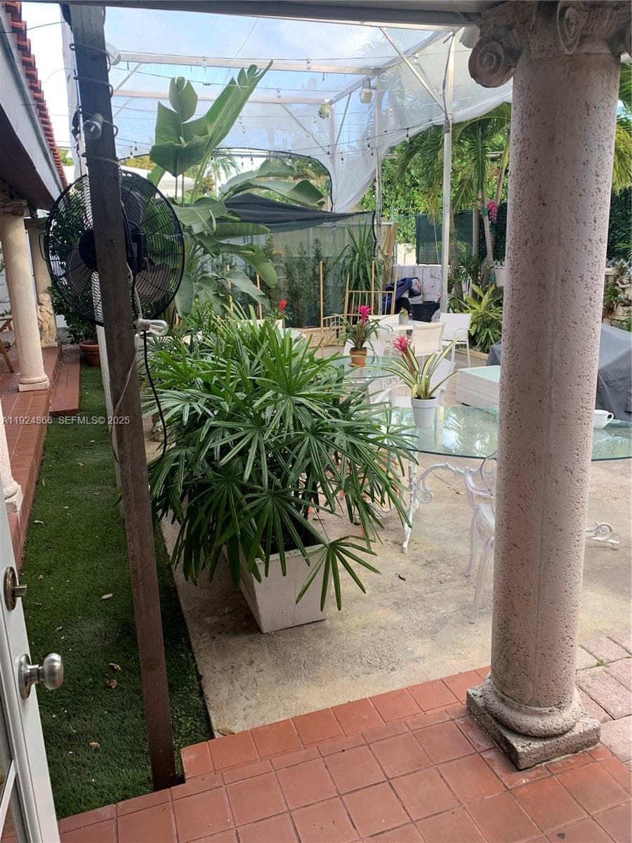 1239 Alton Rd, Miami Beach FL 33139 — 11