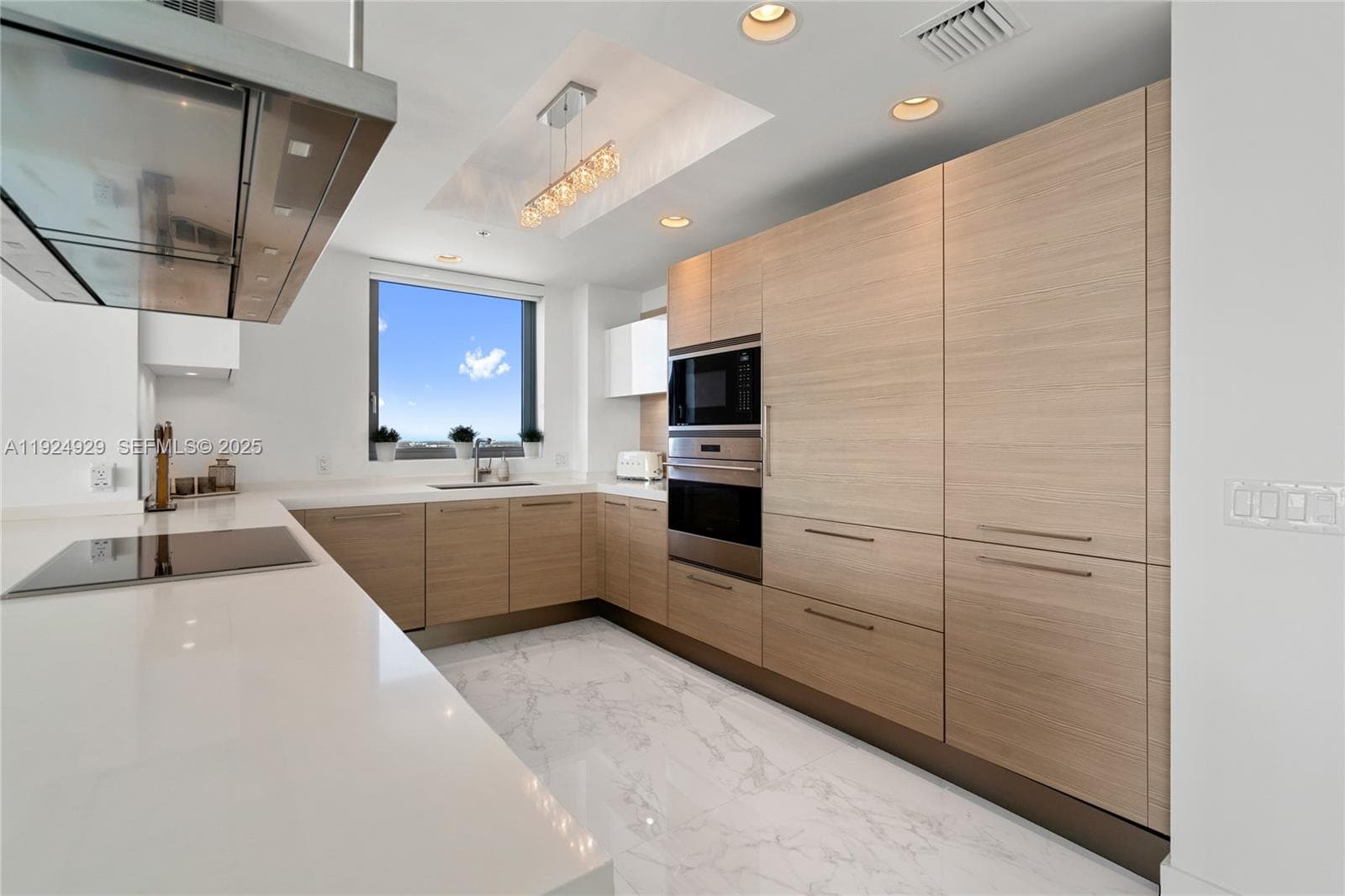 17111 Biscayne Blvd # 2002, North Miami Beach FL 33160 — 17