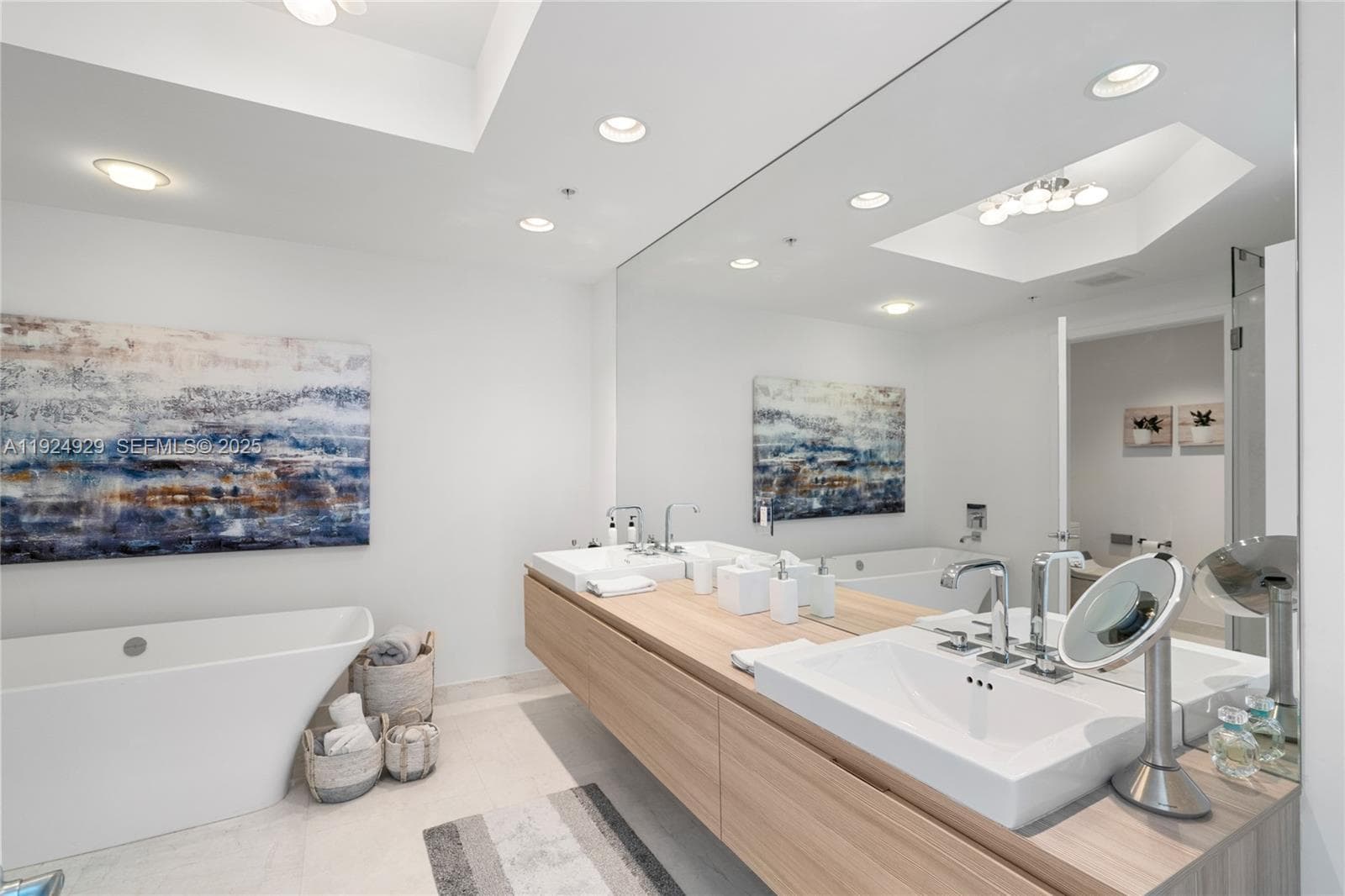 17111 Biscayne Blvd # 2002, North Miami Beach FL 33160 — 34