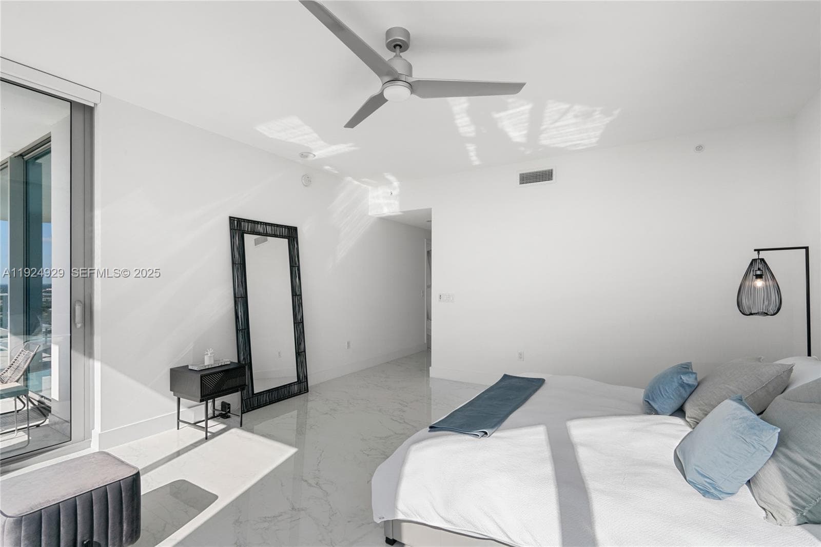 17111 Biscayne Blvd # 2002, North Miami Beach FL 33160 — 33