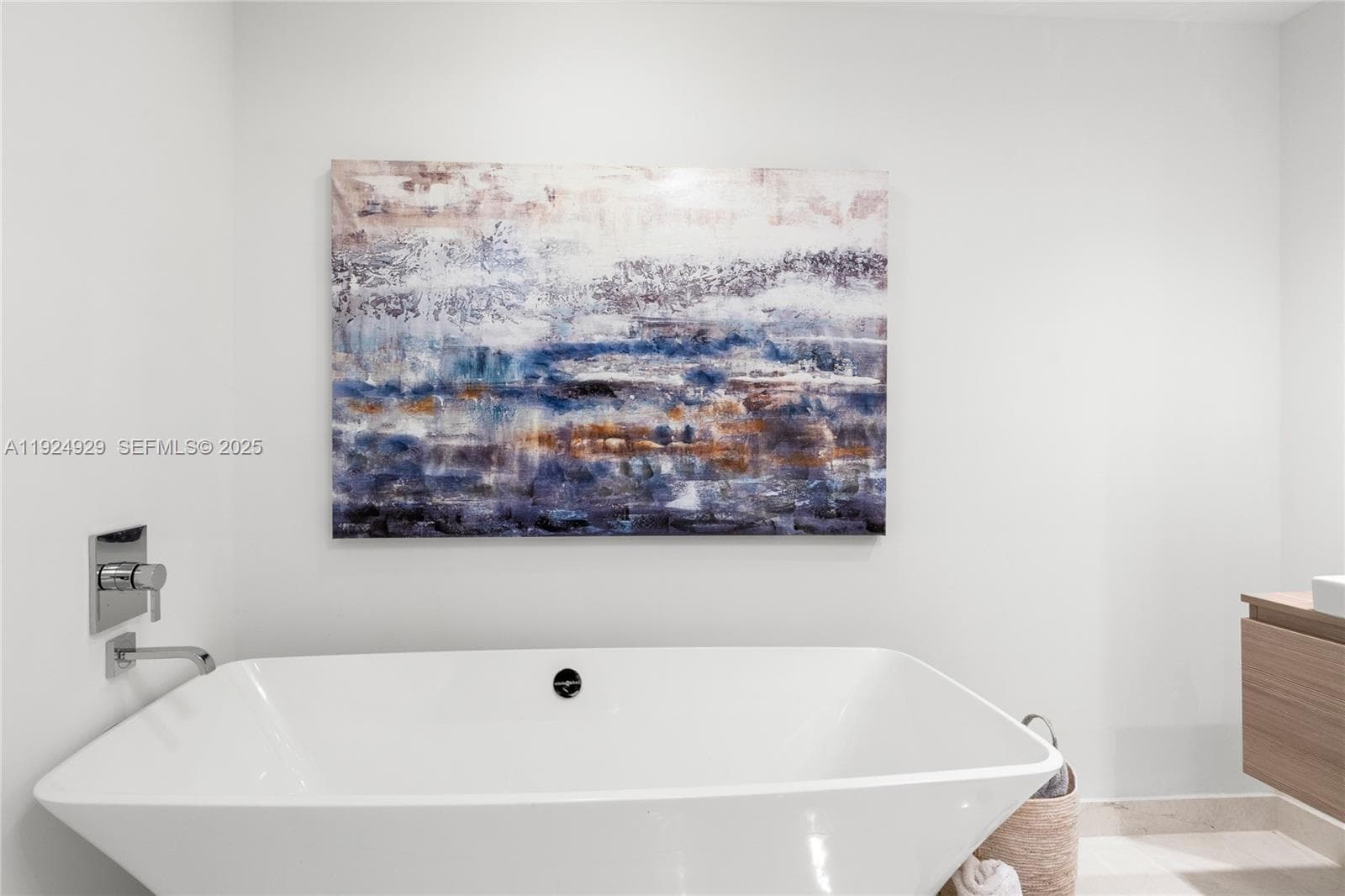 17111 Biscayne Blvd # 2002, North Miami Beach FL 33160 — 37